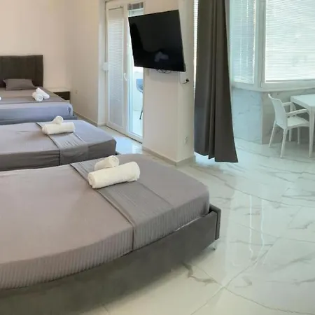 Golem Dhome Plazhi Apartment